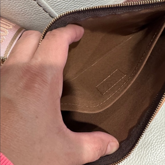 Authentic Multi Pochette Accessories with pink strap! 
In excellent condition! - Picture 14 of 17